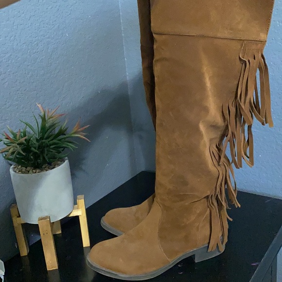 Knee high fringe boots - Picture 4 of 5